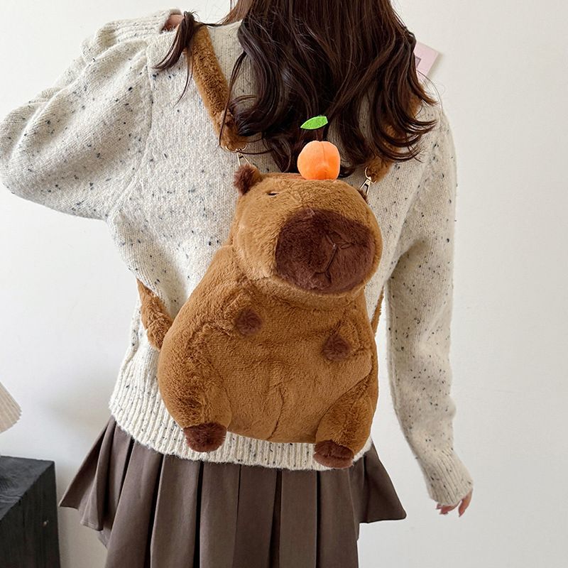 MOCHILA PELUCHE CAPIBARA
